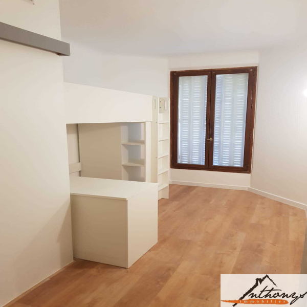 Offres de location Studio Paris 75020